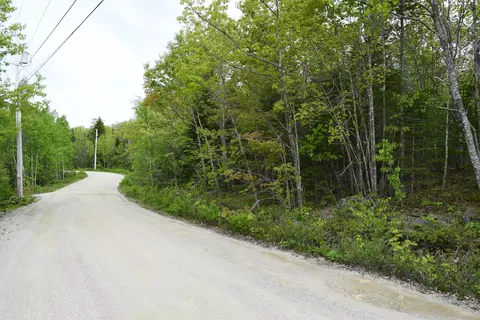 18 Lonely Oaks Way, Franklin, ME 04634