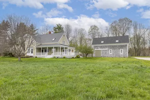 38 Field Rd, Cumberland, ME 04021