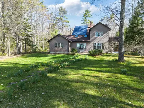 217 Leadbetter Rd, Wayne, ME 04284