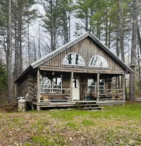 17 Faulkner Hill Rd, Starks, ME 04911