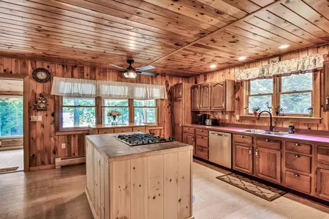 Kitchen - 68 Moonlight Dr, Holden, ME 04429 photo 2 of 6