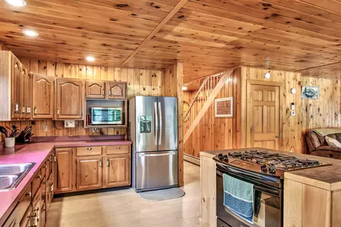 Kitchen - 68 Moonlight Dr, Holden, ME 04429 photo 4 of 6
