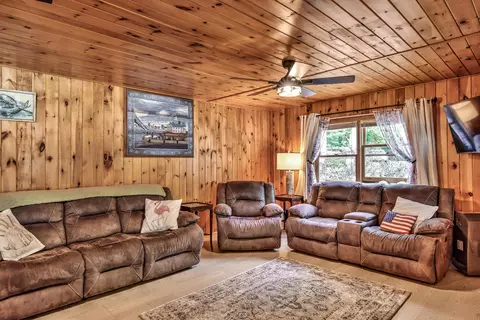 Living - 68 Moonlight Dr, Holden, ME 04429 photo 2 of 2
