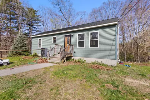 61 Maple St, New Gloucester, ME 04260