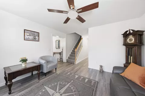 Entry Way - 17 N Ridge Rd, Cushing, ME 04563 photo 4 of 8