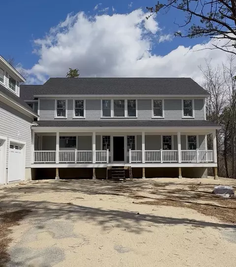 3 Evergreen Ave, Kennebunk, ME 04043