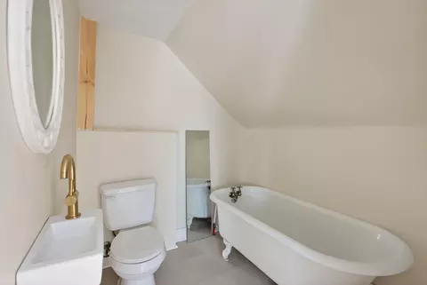 Bath - 3 York St, Augusta, ME 04330 photo 3 of 3