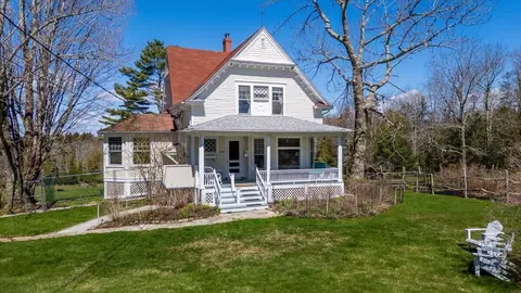 1014 Main Rd, Islesboro, ME 04848
