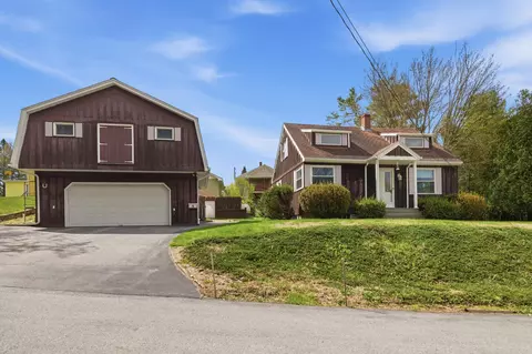 5 Lynn St, Lewiston, ME 04240