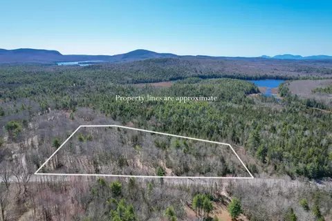 4 Blackswoods Road, Franklin, ME 04634