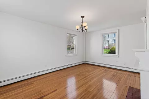 Living - 997 Washington St, Bath, ME 04530 photo 14 of 15