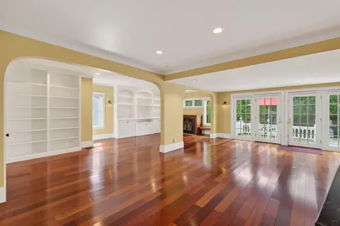 Living - 997 Washington St, Bath, ME 04530 photo 9 of 15