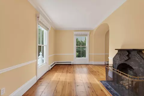 Living - 997 Washington St, Bath, ME 04530 photo 4 of 15