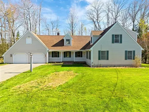 22 Court St, Winslow, ME 04901