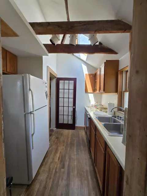 203 Winn Rd, Falmouth, ME 04105