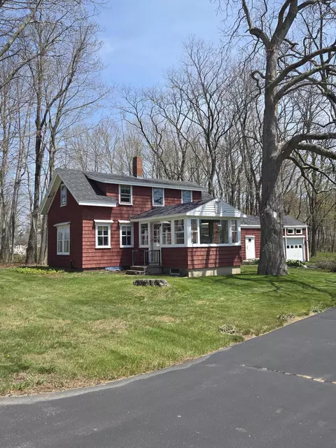 203 Winn Rd, Falmouth, ME 04105
