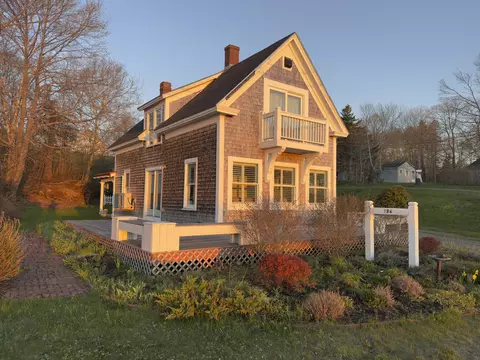 194 Water St, Eastport, ME 04631