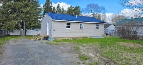 50 Elizabeth St, Presque Isle, ME 04769