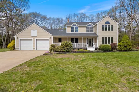 3 Gulliver Dr, Sanford, ME 04073