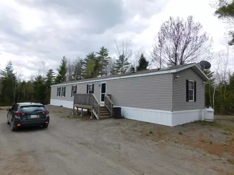 124 Bos Ln, Greenbush, ME 04418