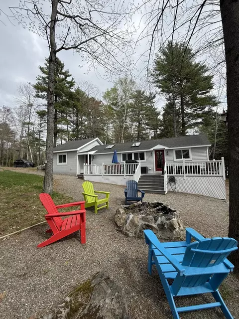 71 Mackenzie Ave, Lincoln, ME 04457