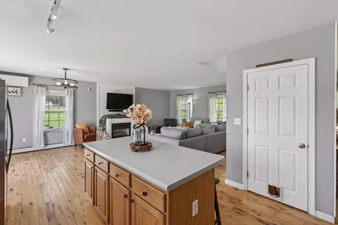 Entry Way - 252 Ossipee Trl E, Gorham, ME 04038 photo 2 of 5