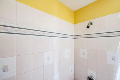 Bath - 6 Broadway Ave, Naples, ME 04055 photo 5 of 6