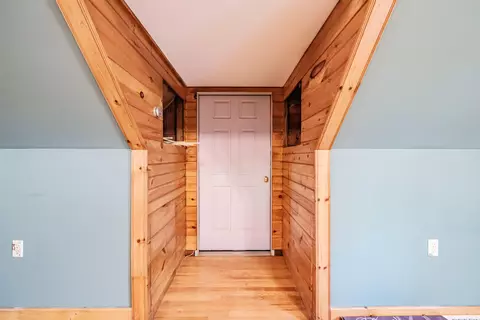 Entry Way - 6 Broadway Ave, Naples, ME 04055 photo 3 of 10