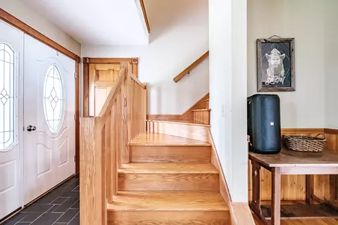 Entry Way - 6 Broadway Ave, Naples, ME 04055 photo 5 of 10