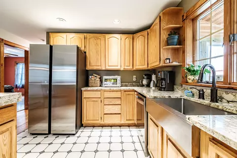 Kitchen - 6 Broadway Ave, Naples, ME 04055 photo 4 of 5