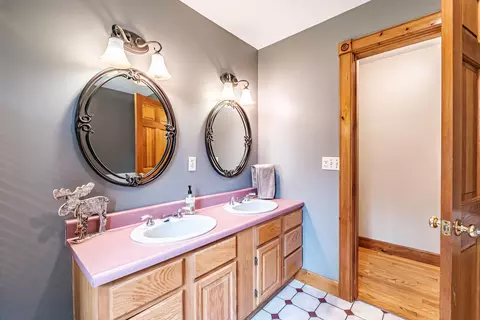 Bath - 6 Broadway Ave, Naples, ME 04055 photo 3 of 6