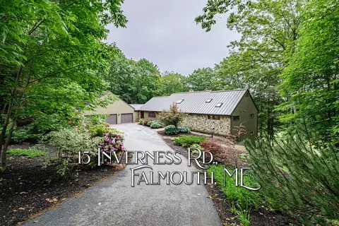 15 Inverness Rd, Falmouth, ME 04105