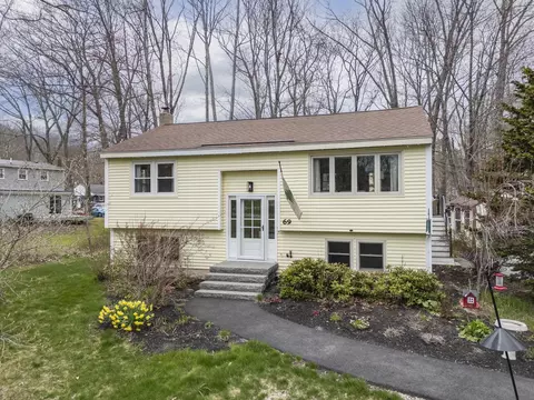 69 Summer St, Yarmouth, ME 04096