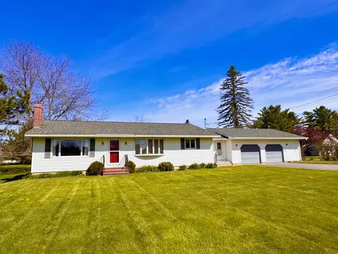 202 Main Rd N, Hampden, ME 04444