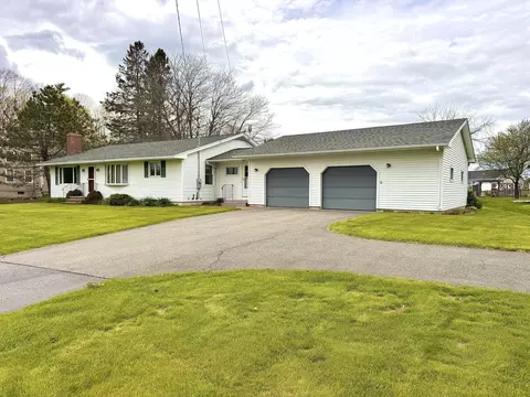202 Main Rd N, Hampden, ME 04444