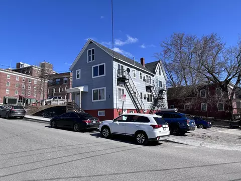 53 Lowell St, Lewiston, ME 04240