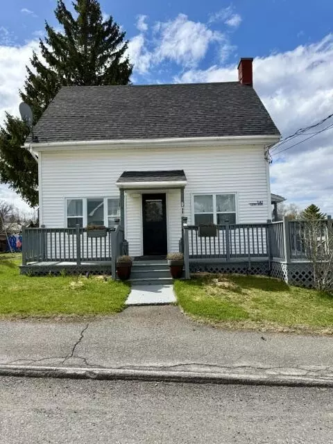 141 12th Ave, Madawaska, ME 04756