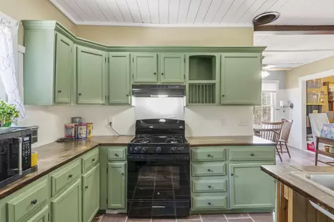 Kitchen - 48 School St, Cornish, ME 04020 photo 1 of 4