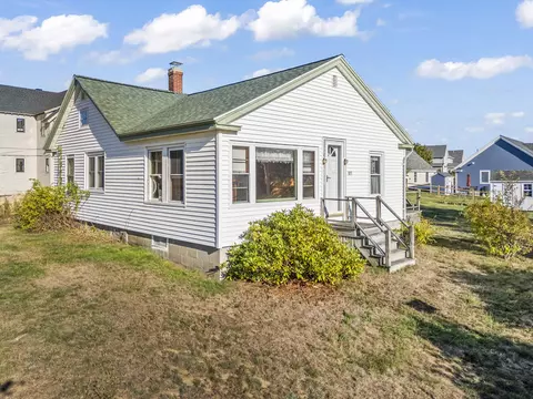 835 Ocean Ave, Wells, ME 04090