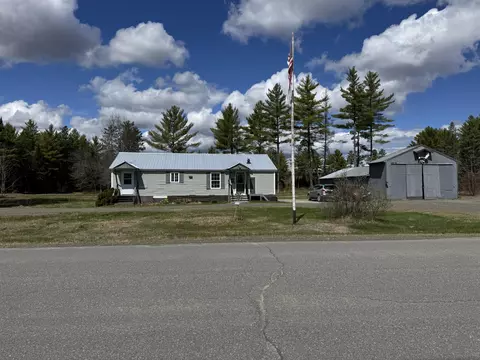 2415 Elliottsville Rd, Willimantic, ME 04443