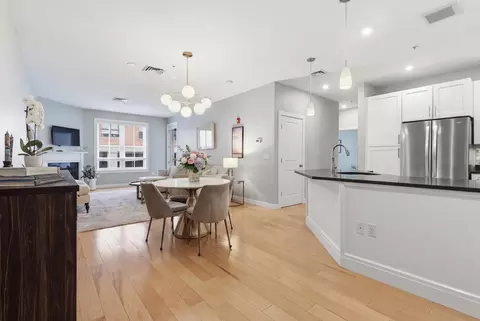 22 Hancock St #201, Portland, ME 04101
