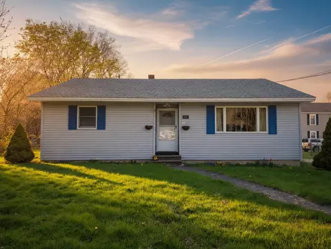 267 Pearl St, Bangor, ME 04401