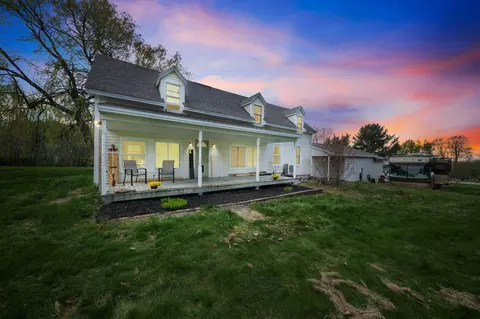 2 Shawnee View Ln, Casco, ME 04015
