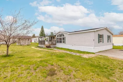 61 Larry Ln, Brunswick, ME 04011