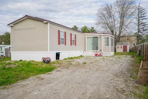 19 Winn St, Lewiston, ME 04240