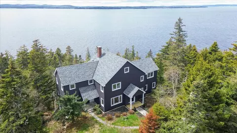 314 Ames Cove Rd, Brooksville, ME 04642