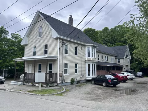 17 Autumn St, Gardiner, ME 04345