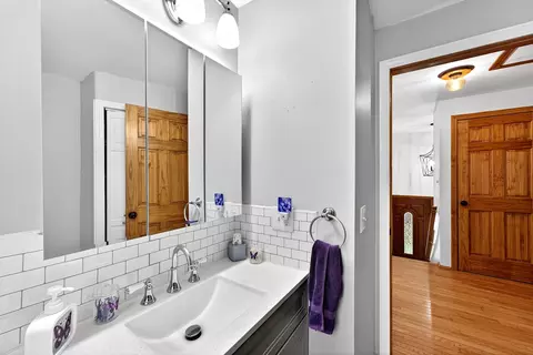Bath - 48 Hemlock Ridge Rd, Chelsea, ME 04330 photo 2 of 2