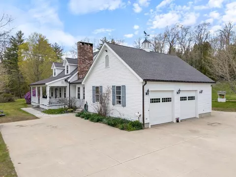 15 Pickerel Pond Rd, Limerick, ME 04048