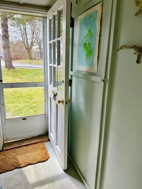 Entry Way - 7 Mountain St, Vinalhaven, ME 04863 photo 1 of 2